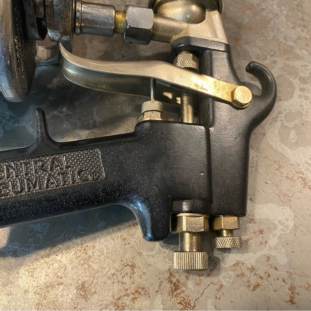 Central Pneumatic Metal paint Spray - Picture 4 of 13